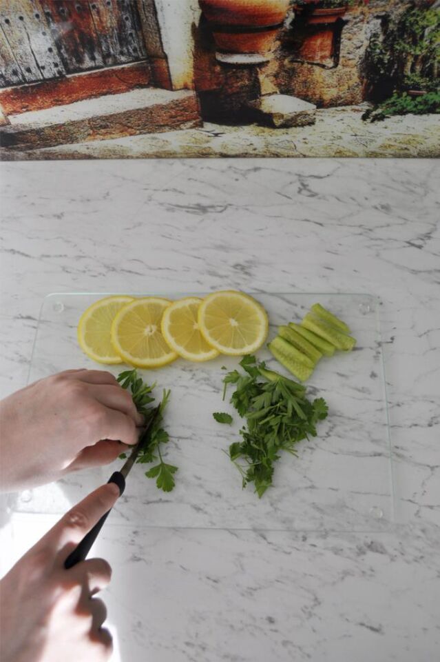 20x30cm - Çinçila - Cam Kesme Tahtası