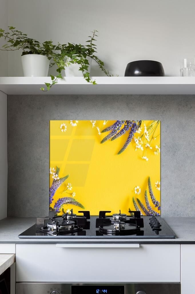 60 x 70 cm Sarı Karanfil Desenli Cam Ocak Arkası Koruyucu