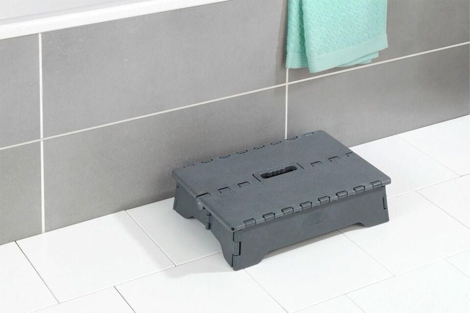 Saban Katlanabilir Kaymaz Tabanlı  Basamak –  Taşıma Saplı, Banyo, Balkon, Küvet ve Veranda için Katlanabilir – 28x40 cm