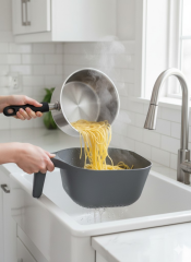 Gri, Kare Makarna Süzgeci