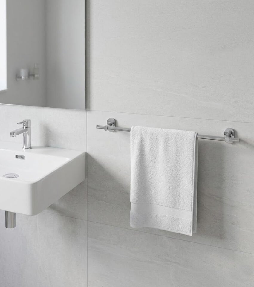 Parlak Gümüş Havluluk- 58,5 x 7 x 6,5 cm