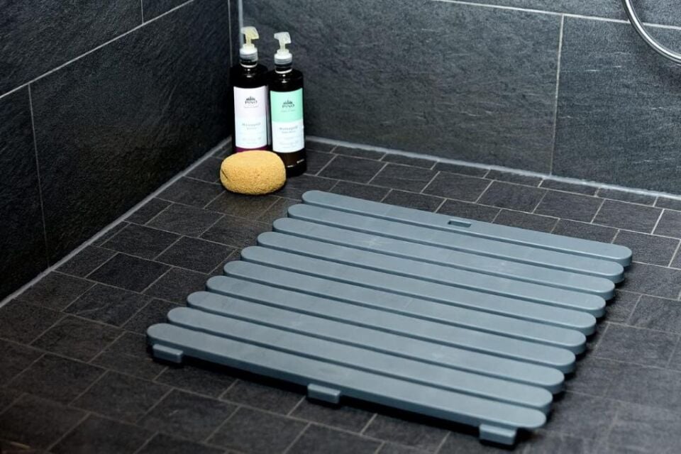 Gri, Kaymaz Duş ve Banyo Paspası 55x55 cm – Sauna ve Havuz Kullanımına Uygun