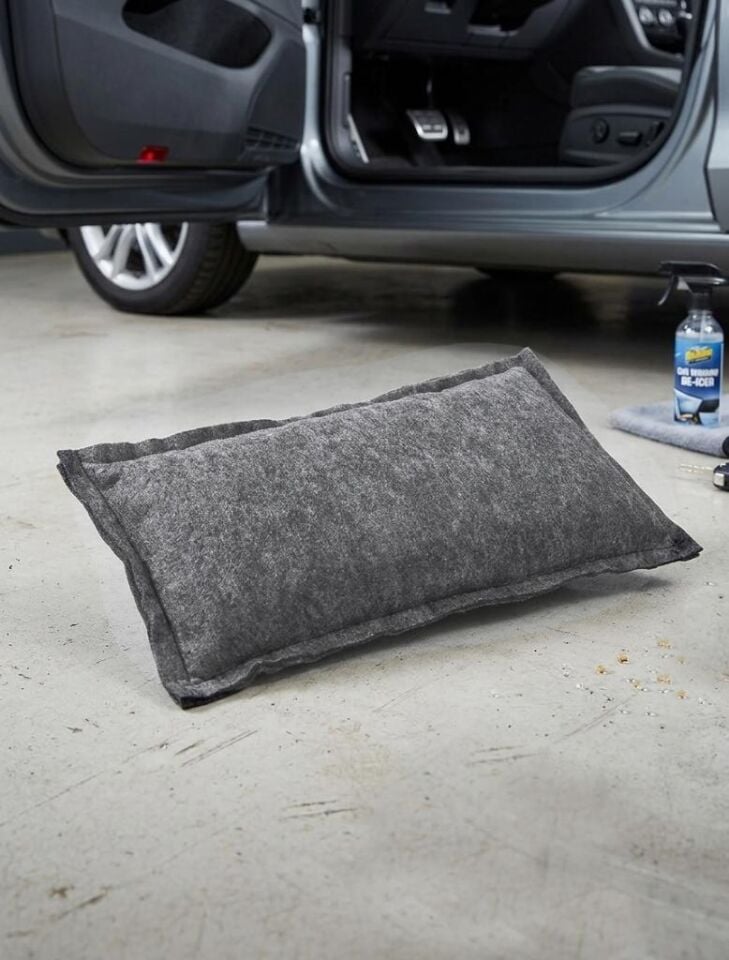 Gri, Araç İçi Nem Alıcı Yastık – Tekrar Kullanılabilir Oto Nem Giderici Ped