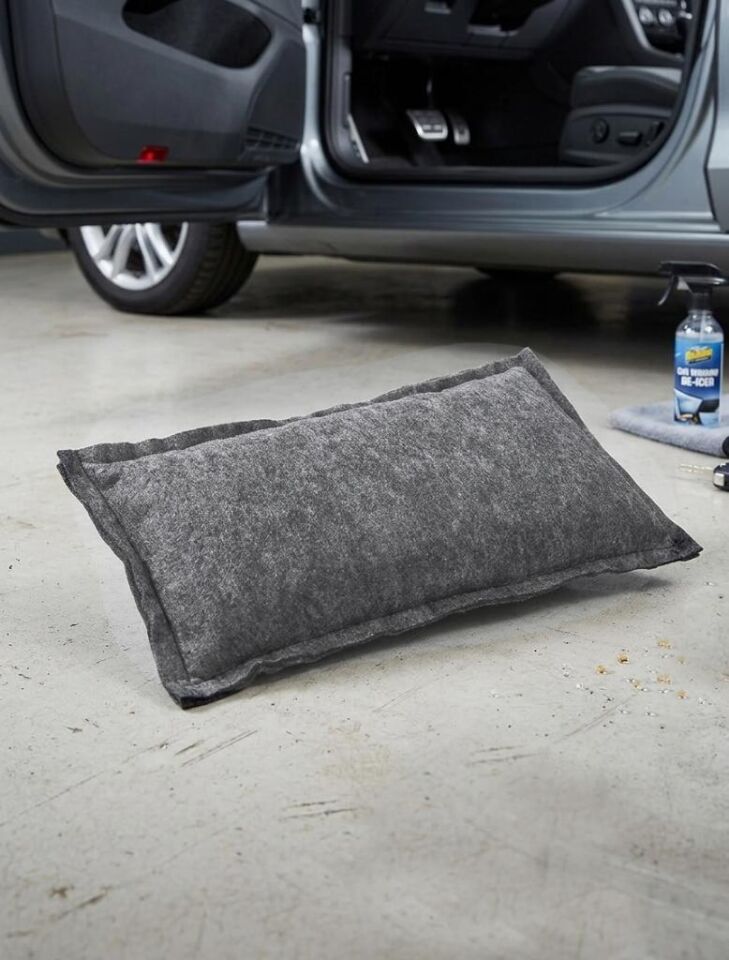 Gri, Araç İçi Nem Alıcı Yastık – Tekrar Kullanılabilir Oto Nem Giderici Ped