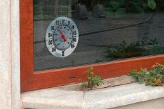 Saban Büyük Ekranlı Dış Mekan Termometresi – Cıvasız, 18 cm Çap, Santigrat & Fahrenheit, Vantuzlu Pencere Montajı